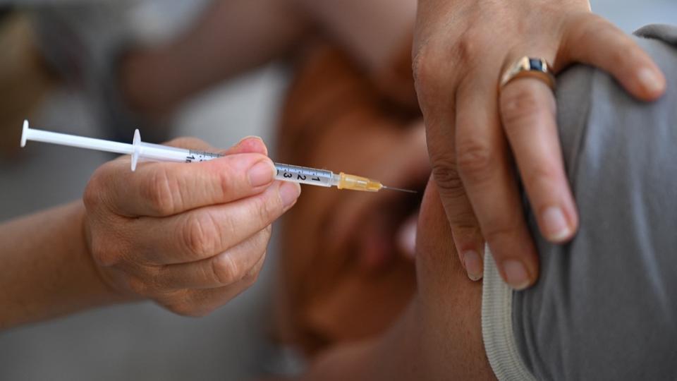 Collégien mort à la suite d'un malaise post-vaccin : Aurélien Rousseau assure qu'il n'y a «pas de lien avec le produit injecté»