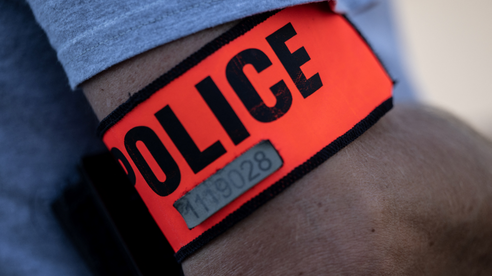 Paris : le cambrioleur d'un bar à vin se suicide sous les yeux des policiers