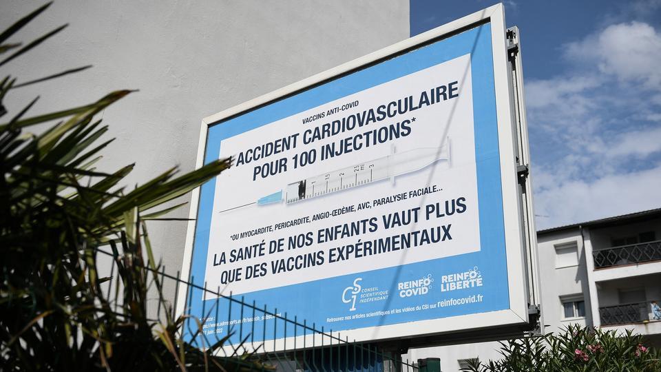 Toulouse : la préfecture donne 72 heures pour retirer les affiches anti-vaccination