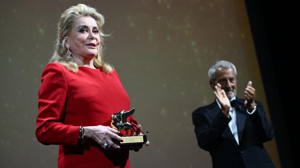 Catherine Deneuve a reçu un Lion d'or d'honneur à la Mostra de Venise