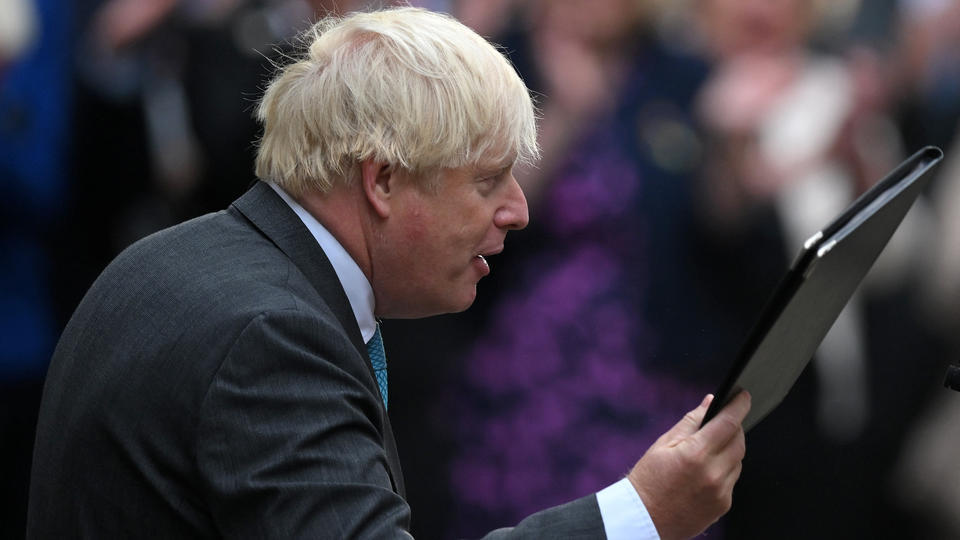 Royaume-Uni : le retour de Boris Johnson va-t-il provoquer un désastre politique ?