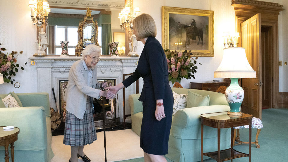 Royaume-Uni : Liz Truss nommée officiellement Première ministre