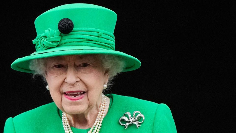 Elizabeth II : la reine «placée sous surveillance médicale»