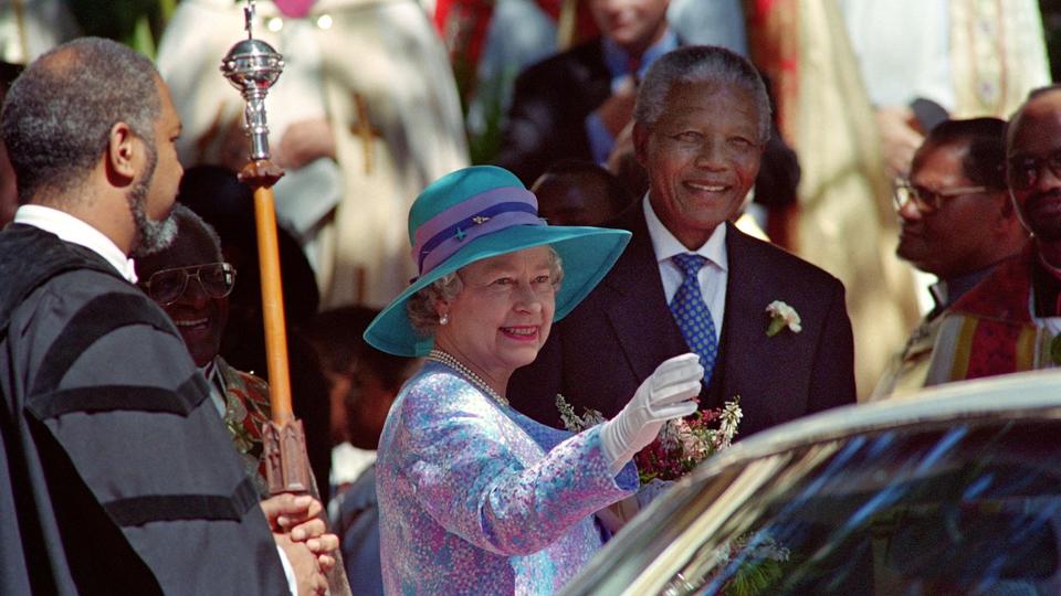 Mort d'Elizabeth II : les liens qui unissaient la reine et Nelson Mandela