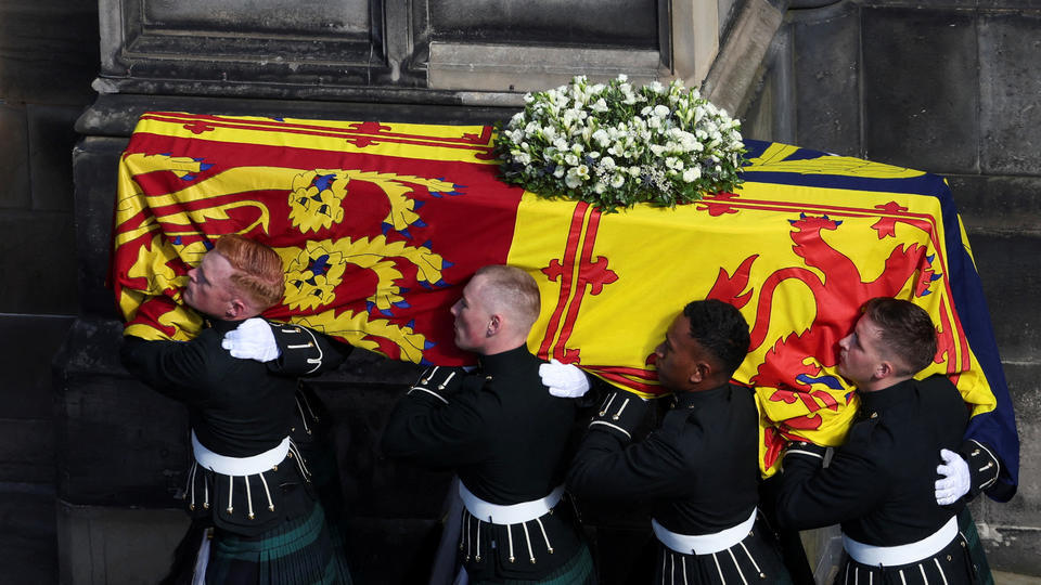 Mort d'Elizabeth II : flambée des réservations pour les trajets Paris-Londres à l'approche des funérailles de la reine