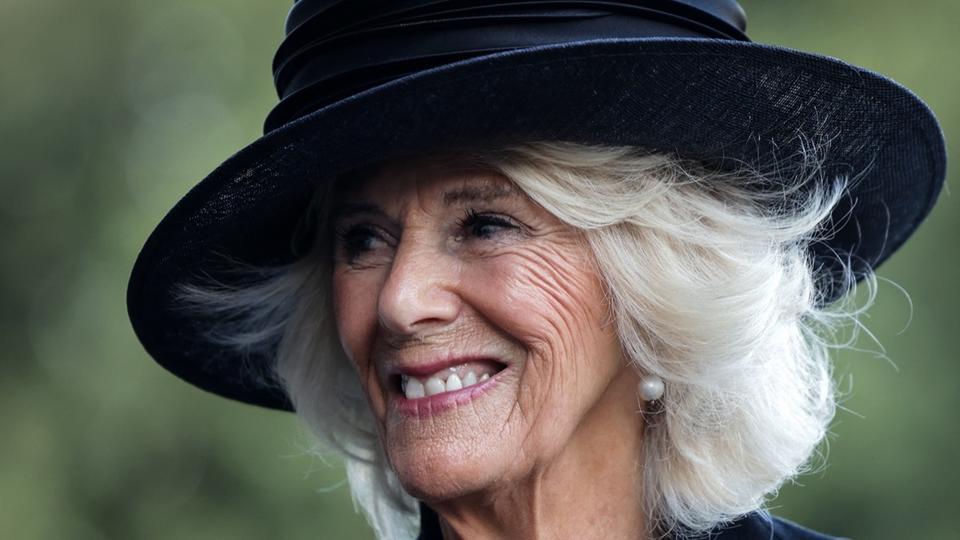 Famille royale britannique : Camilla Parker Bowles pourrait rompre avec la tradition des dames d'honneur