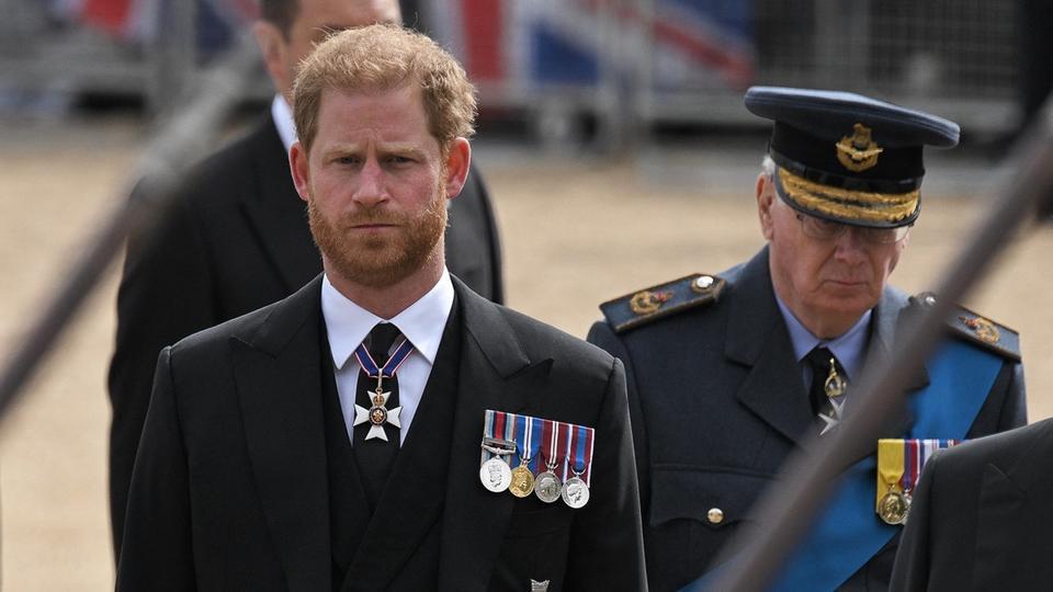 Le Prince Harry affirme avoir coupé des passages de son livre pour éviter certaines révélations explosives
