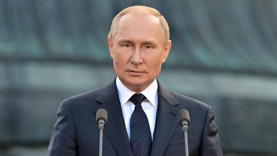«Pourquoi jouez-vous à l'imbécile ?» : Vladimir Poutine s'énerve contre un de ses ministres