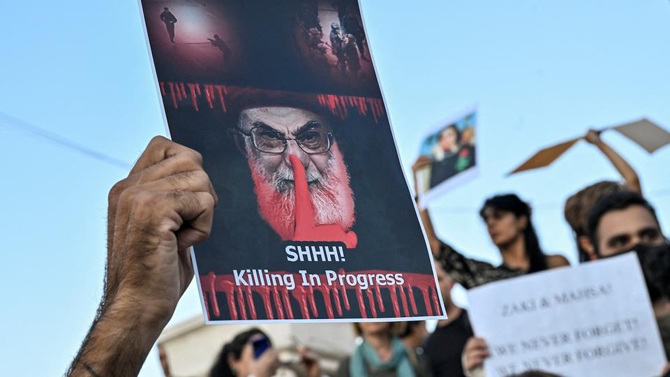 Une manifestation à Paris pour soutenir la contestation en Iran
