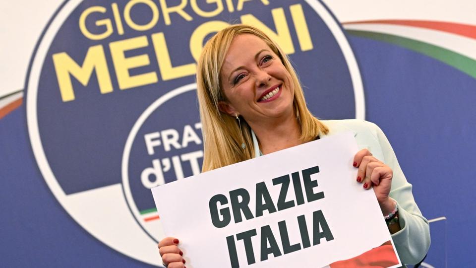 Elections en Italie : la candidate d'extrême droite Giorgia Meloni revendique la victoire