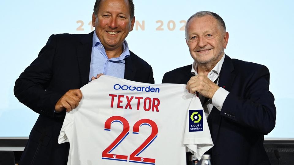 Ligue 1: l'officialisation du rachat de l'OL par l'Américain John Textor différée