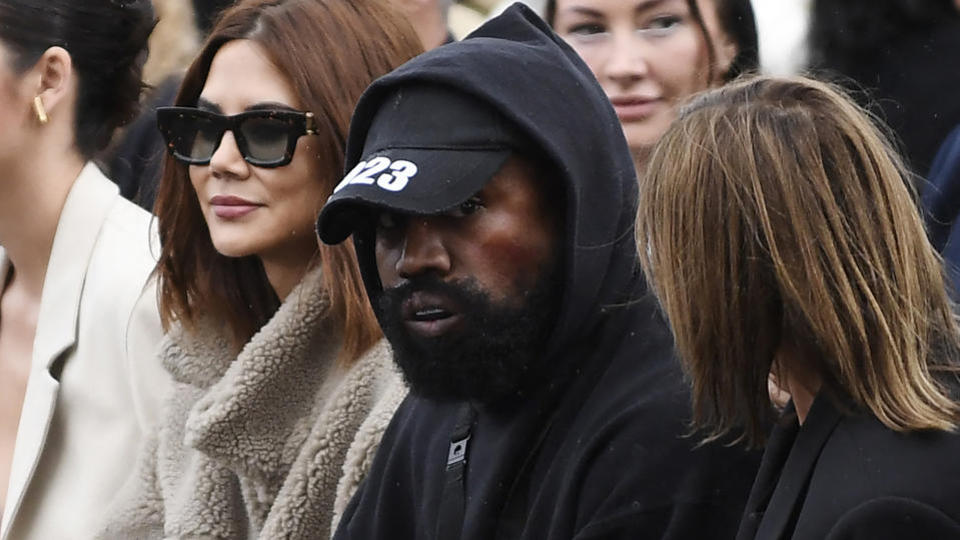 Kanye West : les amis de Bianca Censori redouteraient que le rappeur en fasse une «Kim Kardashian radicalisée»
