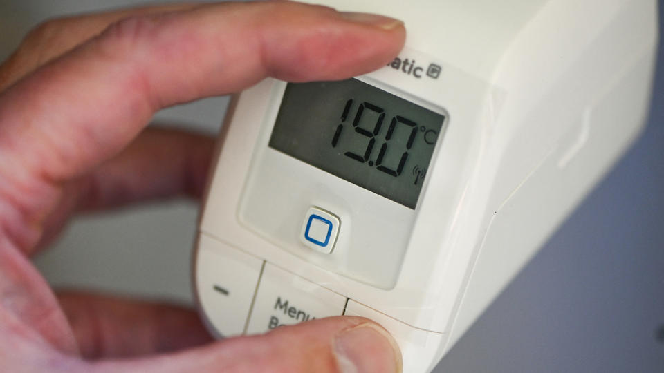 Economies d'énergie : faut-il couper le chauffage quand on s'absente de chez soi ?