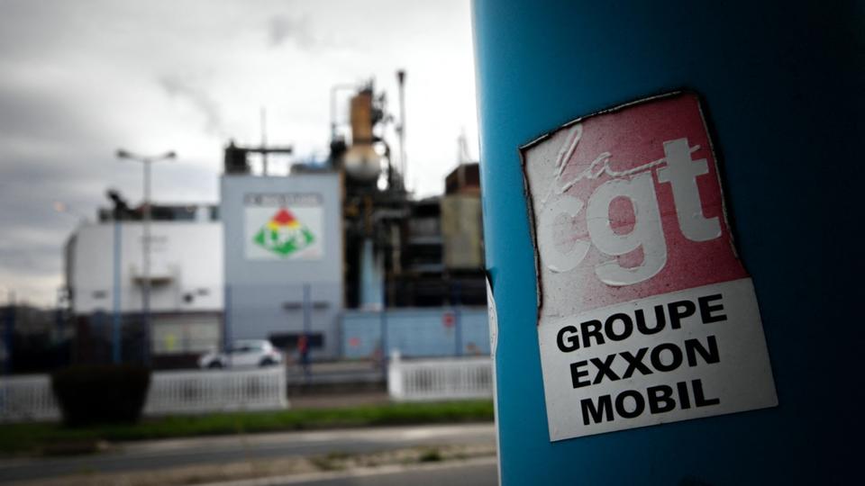Pénurie d'essence : pourquoi les employés de TotalEnergie et ExxonMobil font-ils grève ?