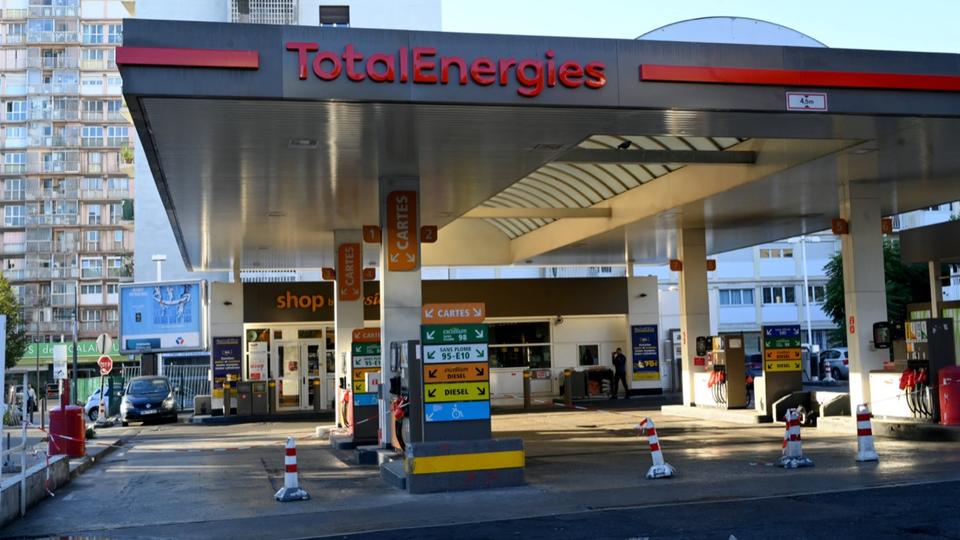 Pénurie d'essence : le mouvement de grève chez TotalEnergie et ExxonMobil reconduit dans les raffineries