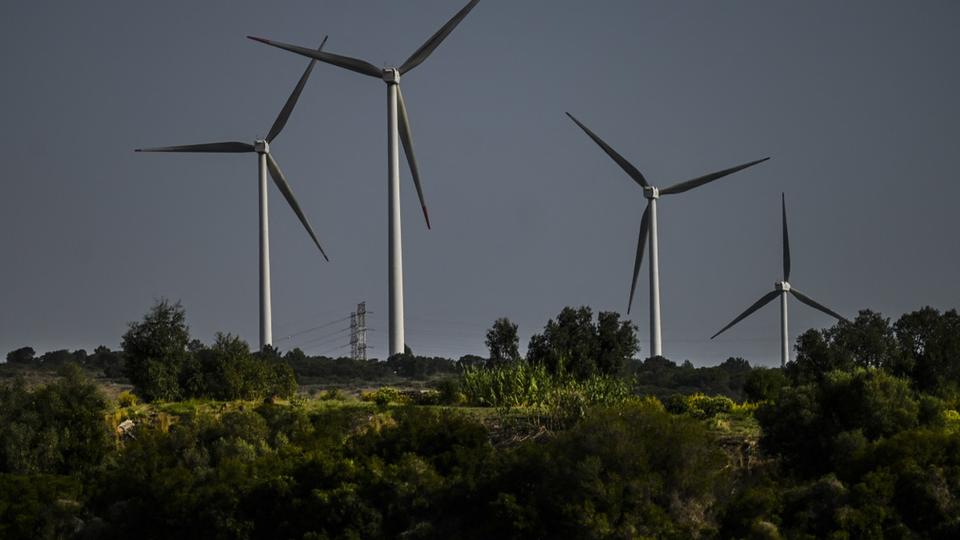 Énergie : EDF prié par le gouvernement de débrider ses barrages et éoliennes