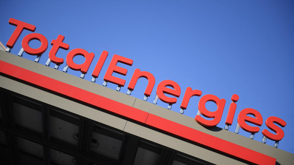 Carburants : TotalEnergies menace d'arrêter son plafonnement à 1,99 euro