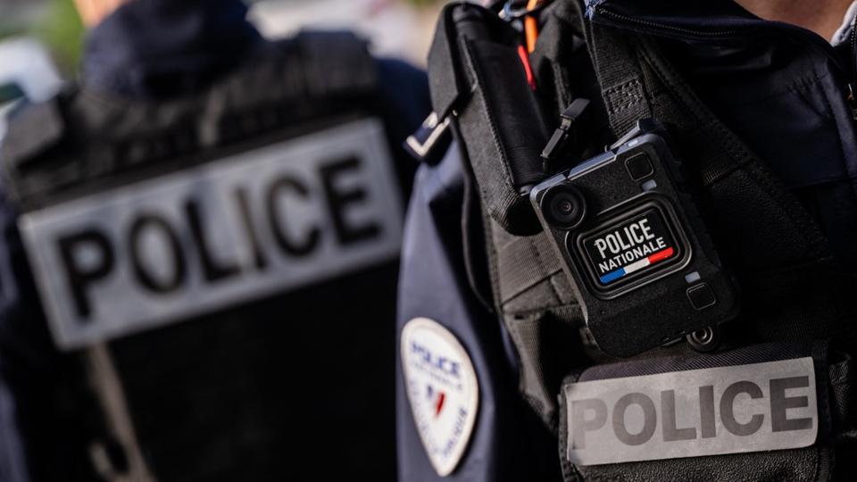Emeutes en France : deux policiers reconnus en dehors de leur service, attaqués et grièvement blessés