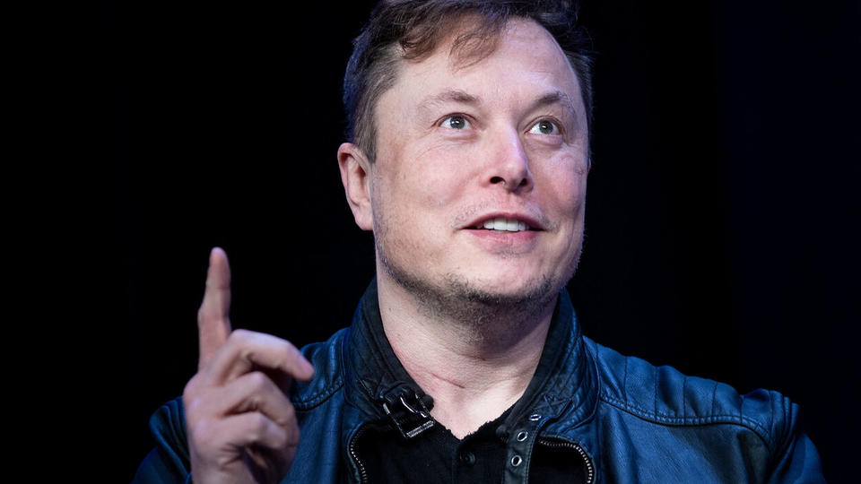Twitter : Elon Musk va licencier la moitié des salariés de l'entreprise