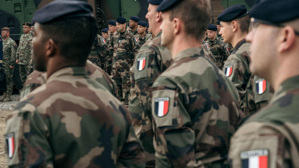Sondage : près de 7 Français sur 10 favorables au recours à l'armée pour lutter contre les trafiquants de drogue