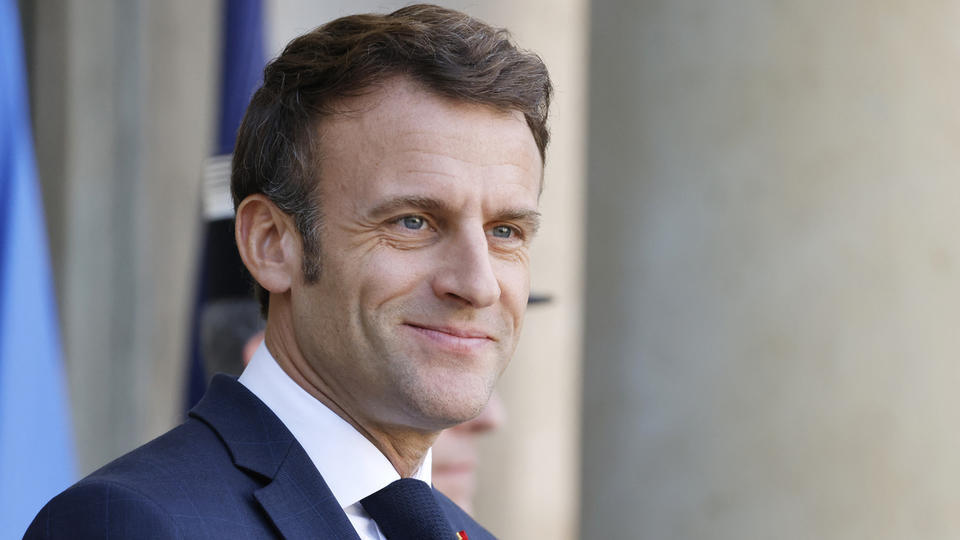 Santé : la gratuité des préservatifs étendue aux mineurs, annonce Emmanuel Macron
