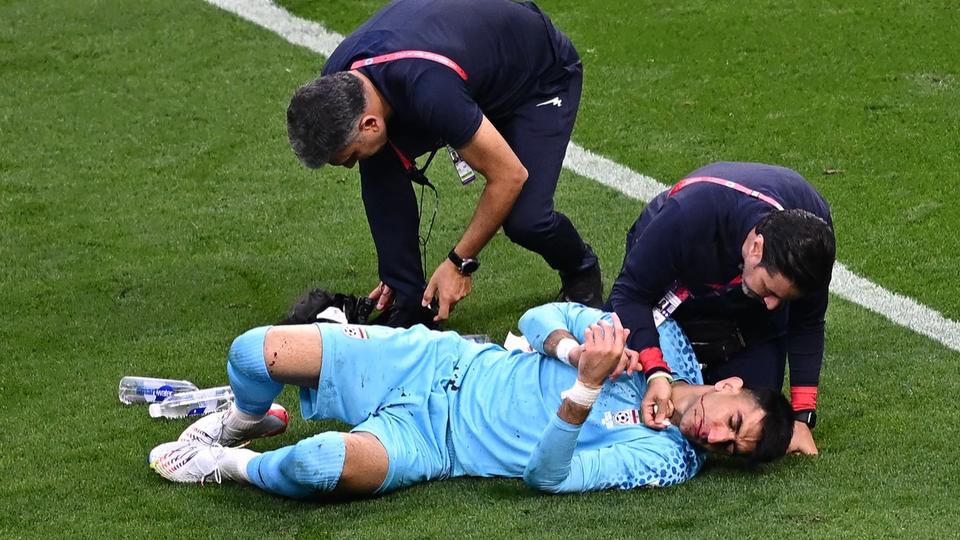 Coupe du monde 2022 : fracture du nez et commotion cérébrale pour le gardien de l'Iran, Alireza Beiranvand