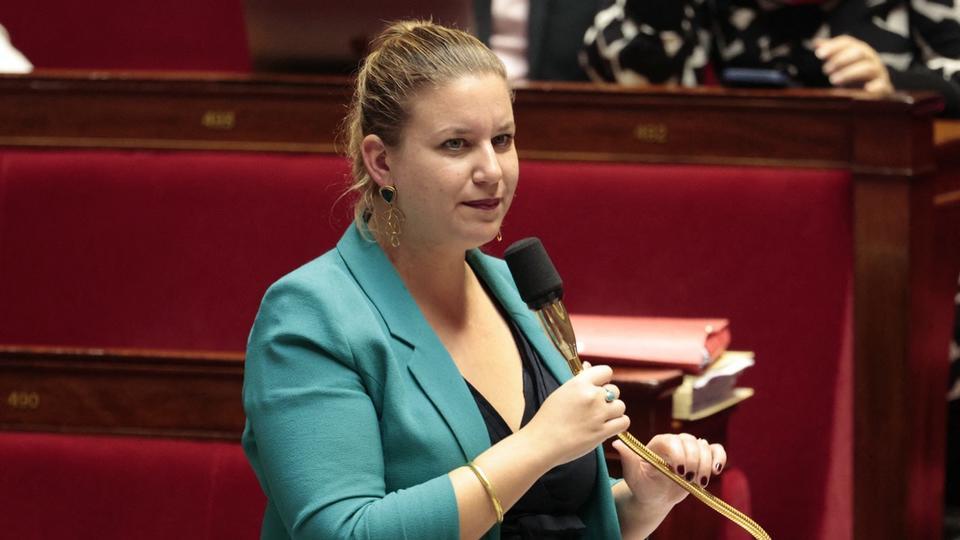 Adrien Quatennens : Mathilde Panot ne «croit pas» que le député LFI «soit fini»