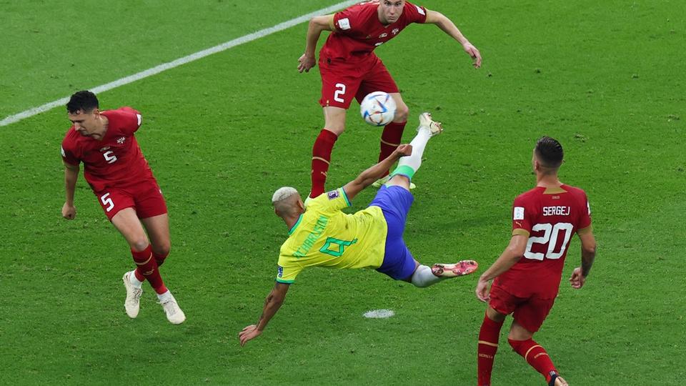Coupe du monde 2022 : le Brésil s'impose face à la Serbie (2-0), Neymar sort sur blessure