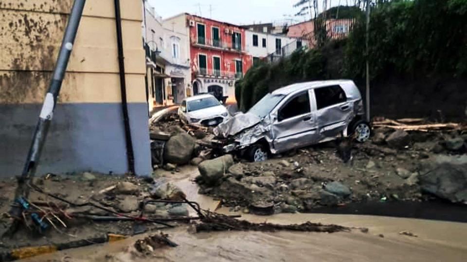 Italie : au moins un mort et une dizaine de disparus après un glissement de terrain sur l'île d'Ischia