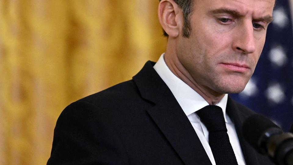 «Pas de panique !» : Emmanuel Macron se veut rassurant face aux risques de coupures d'électricité