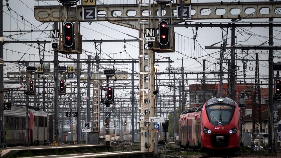 SNCF : pourquoi les contrôleurs font-ils grève ?