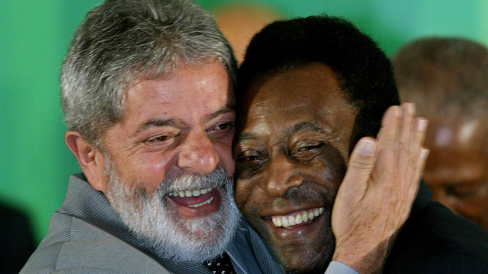 Disparition de Pelé : la classe politique s'émeut de la mort du «Roi»
