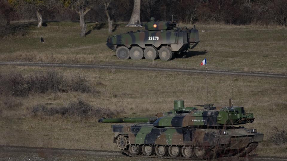 Guerre en Ukraine : quelles différences entre les chars Leclerc, Leopard 2 et Abrams, qui pourraient être envoyés à Kiev ?
