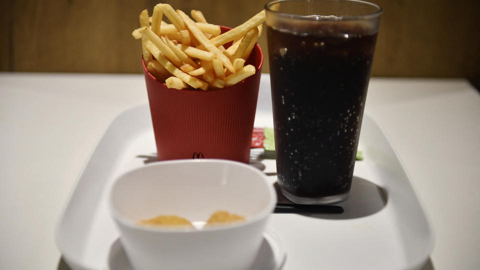 Fast-food : les vols de vaisselle réutilisable se multiplient chez McDonald's