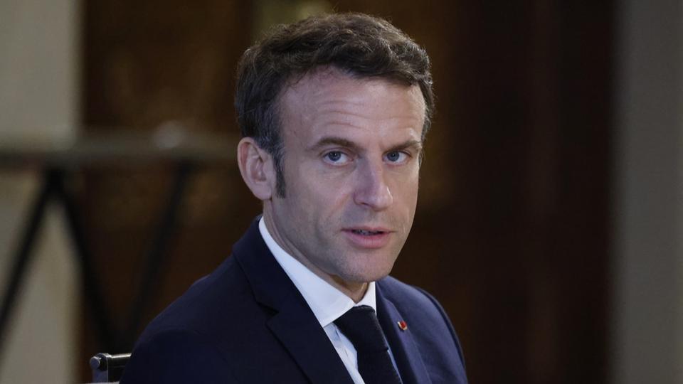 Covid-19 en Chine : Emmanuel Macron demande des mesures adaptées à la protection des Français