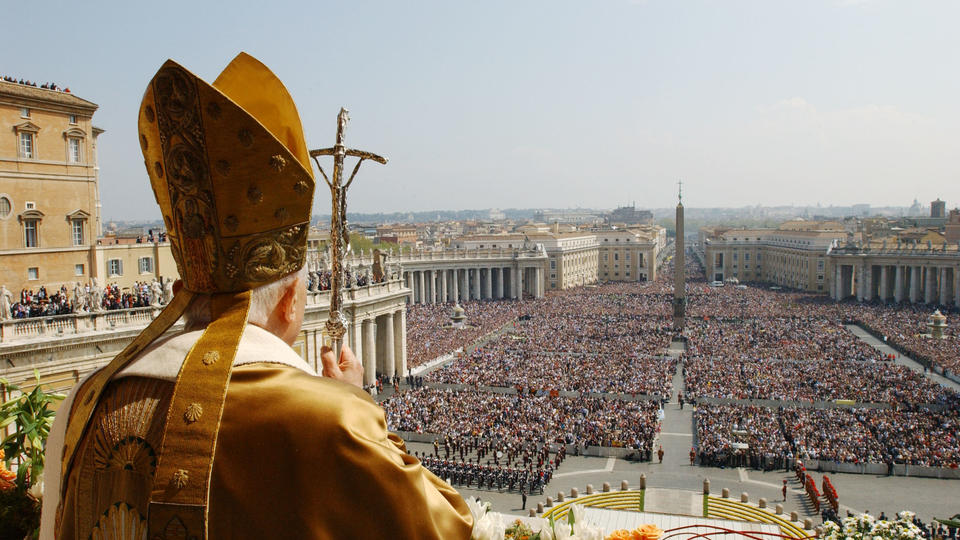 Mort de Benoît XVI : où les papes sont-ils inhumés ?
