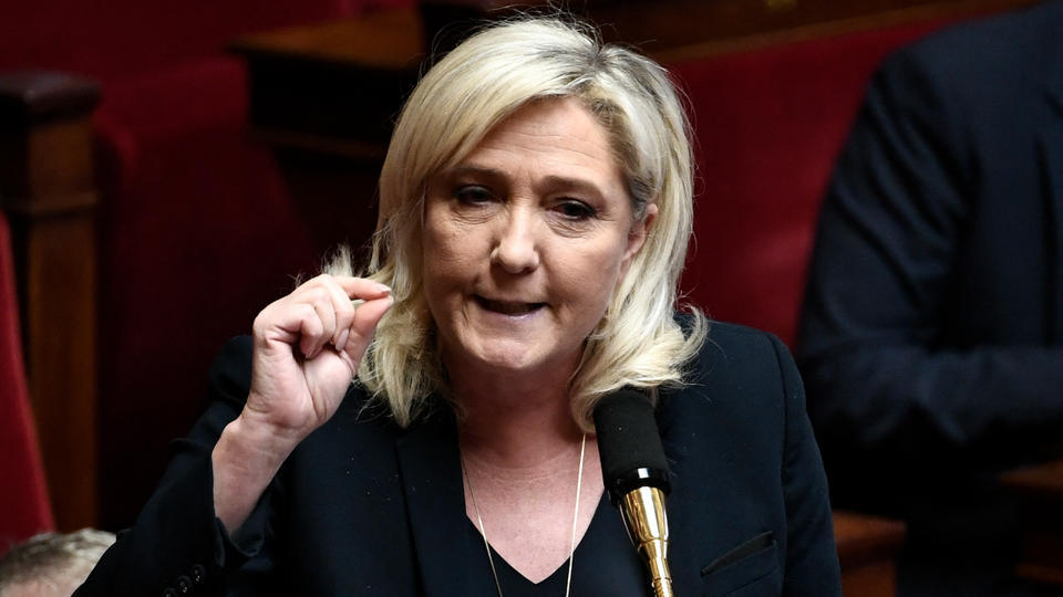 Réforme des retraites : Marine Le Pen dénonce des «manoeuvres» d'intimidation