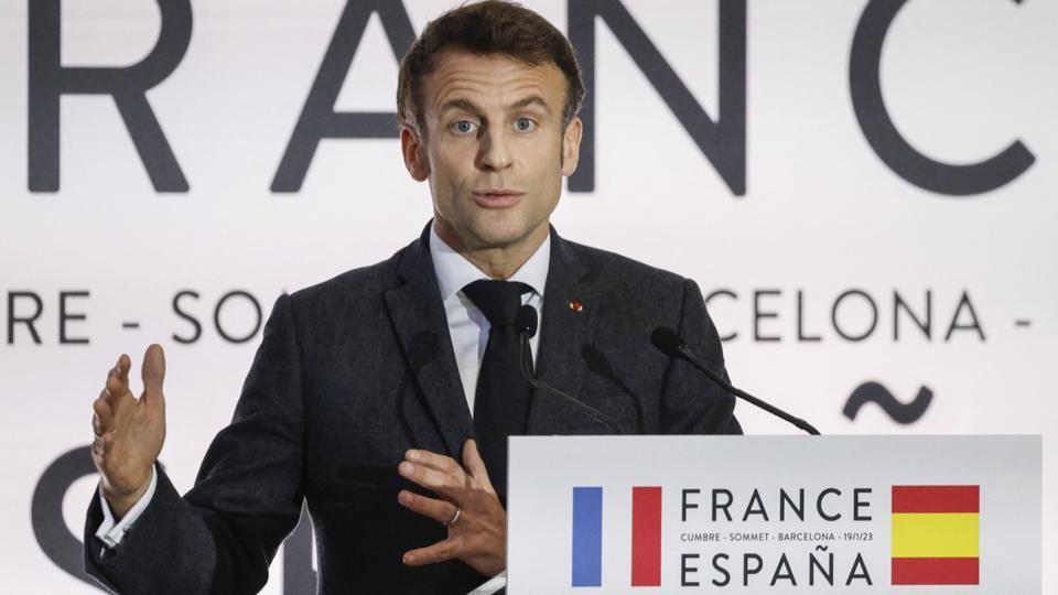 Retraites : «C'est une réforme juste et responsable», selon Emmanuel Macron