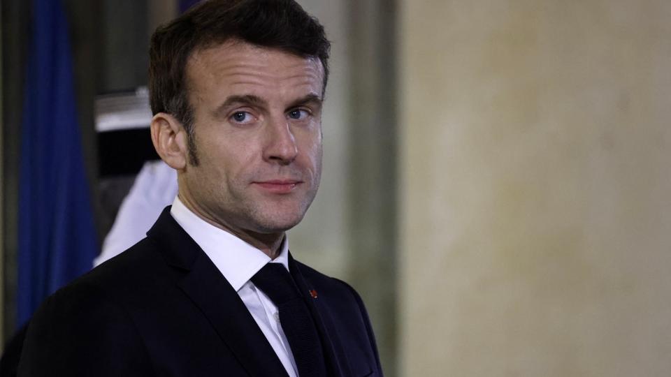 Emmanuel Macron envisagerait l'hypothèse d'un remaniement ministériel