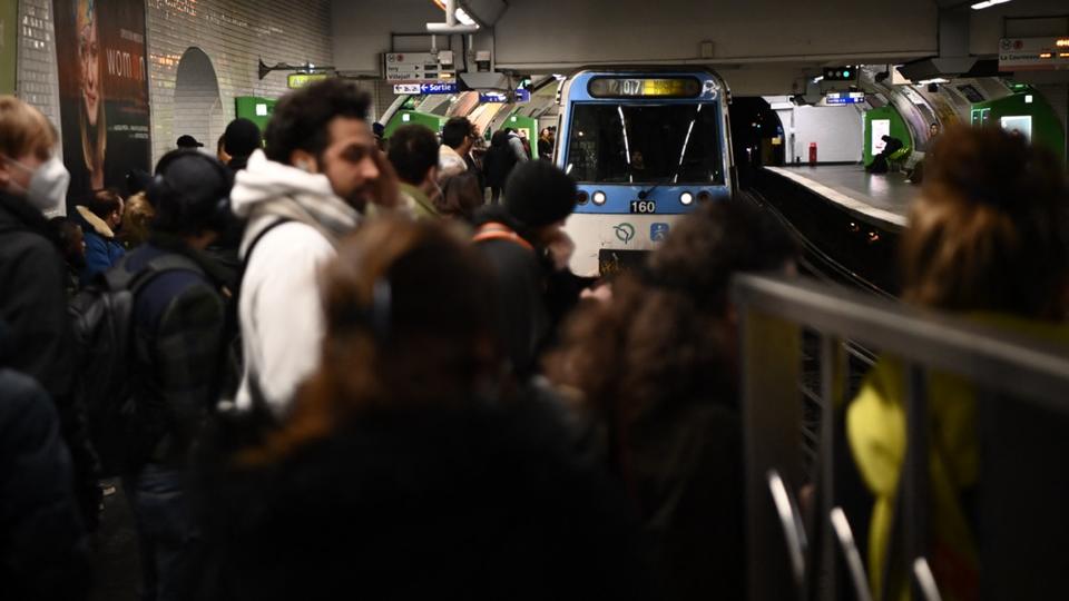 Grève contre la réforme des retraites : le trafic restera «perturbé» mercredi dans les transports franciliens