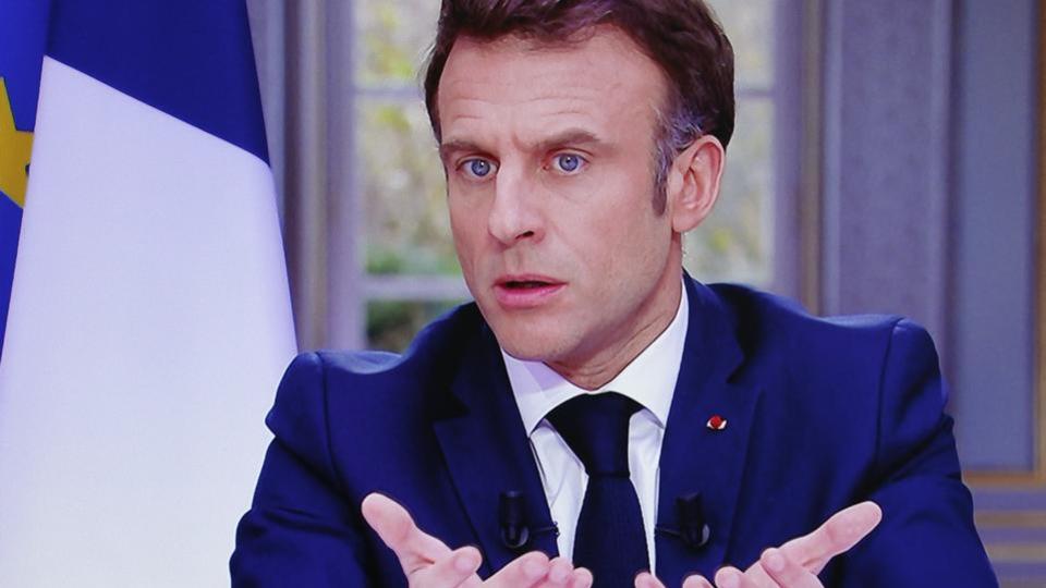 Interview d'Emmanuel Macron : sa phrase sur les allocataires du RSA «à responsabiliser» fait réagir
