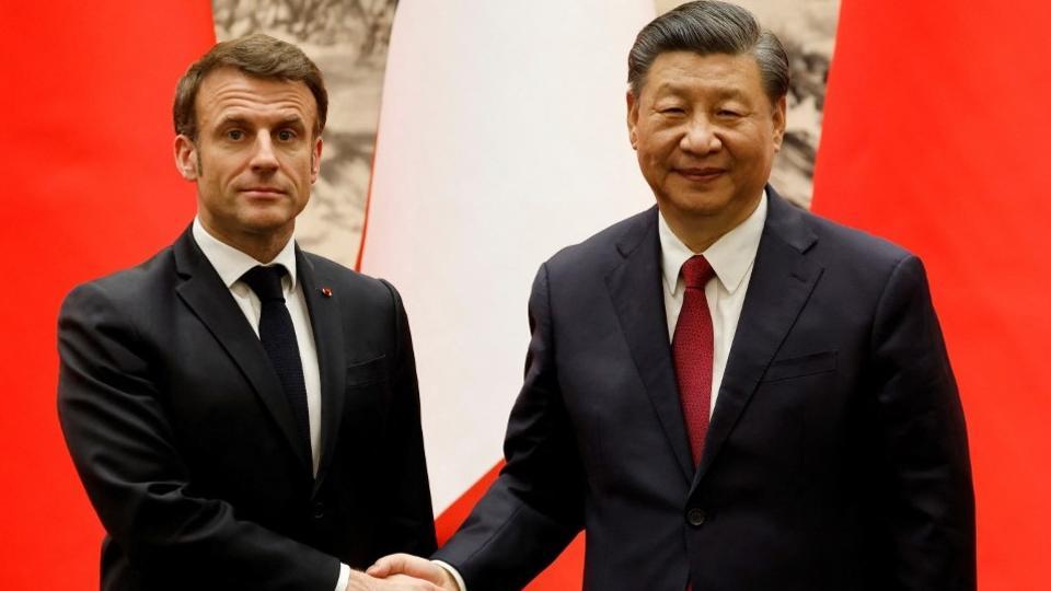 Emmanuel Macron en Chine : voici les cadeaux offerts par le président à Xi Jinping