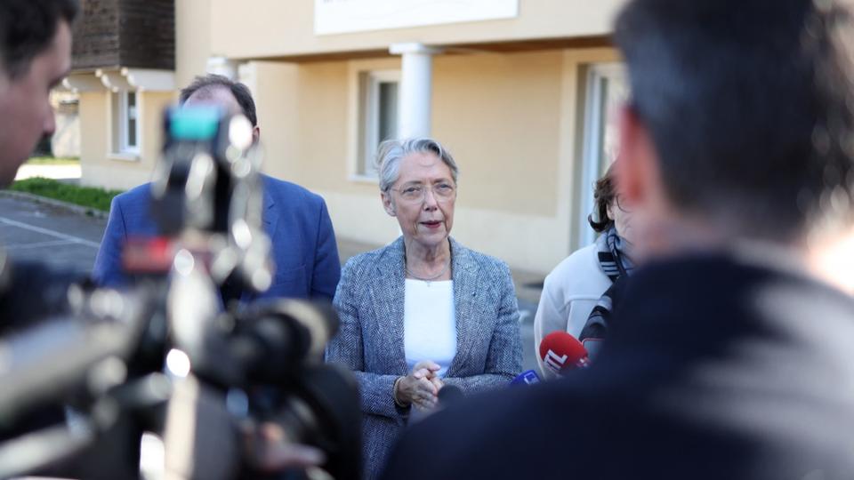 Réforme des retraites : Elisabeth Borne en déplacement dans l'Aveyron, attendue de pieds ferme par les syndicats