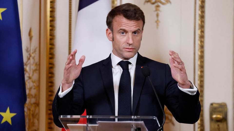 Réforme des retraites : que pourrait annoncer Emmanuel Macron ce soir ?