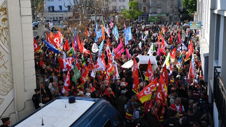 Emmanuel Macron dans l'Hérault : la préfecture nie avoir interdit les casseroles