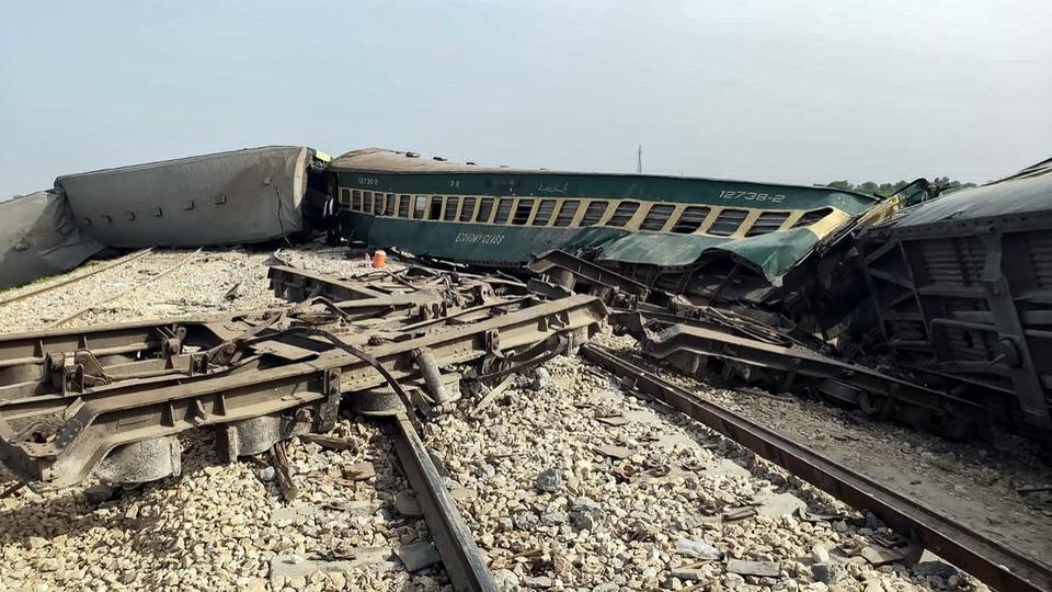 Pakistan : le déraillement d'un train provoque la mort d'au moins 28 personnes