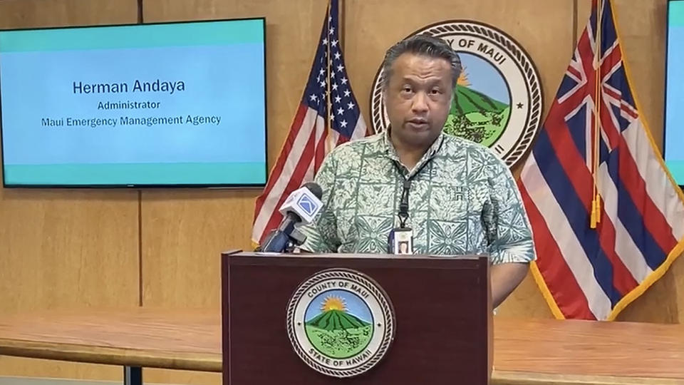 Incendies à Hawaï : le responsable de la gestion des crises de Maui démissionne