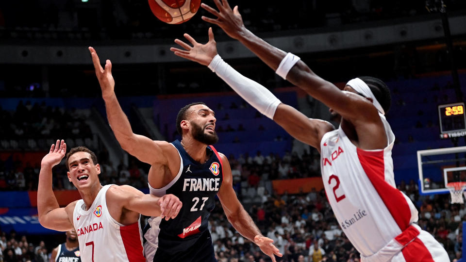 Mondial de basket 2023 : la France broyée par le Canada en ouverture
