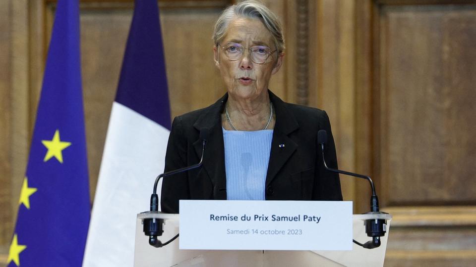 Attentat à Arras : «Nous ne céderons rien à la violence», assure Elisabeth Borne à La Sorbonne