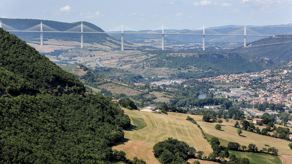 Aveyron : 430 hectares de végétation détruits dans un incendie, des habitants relogés